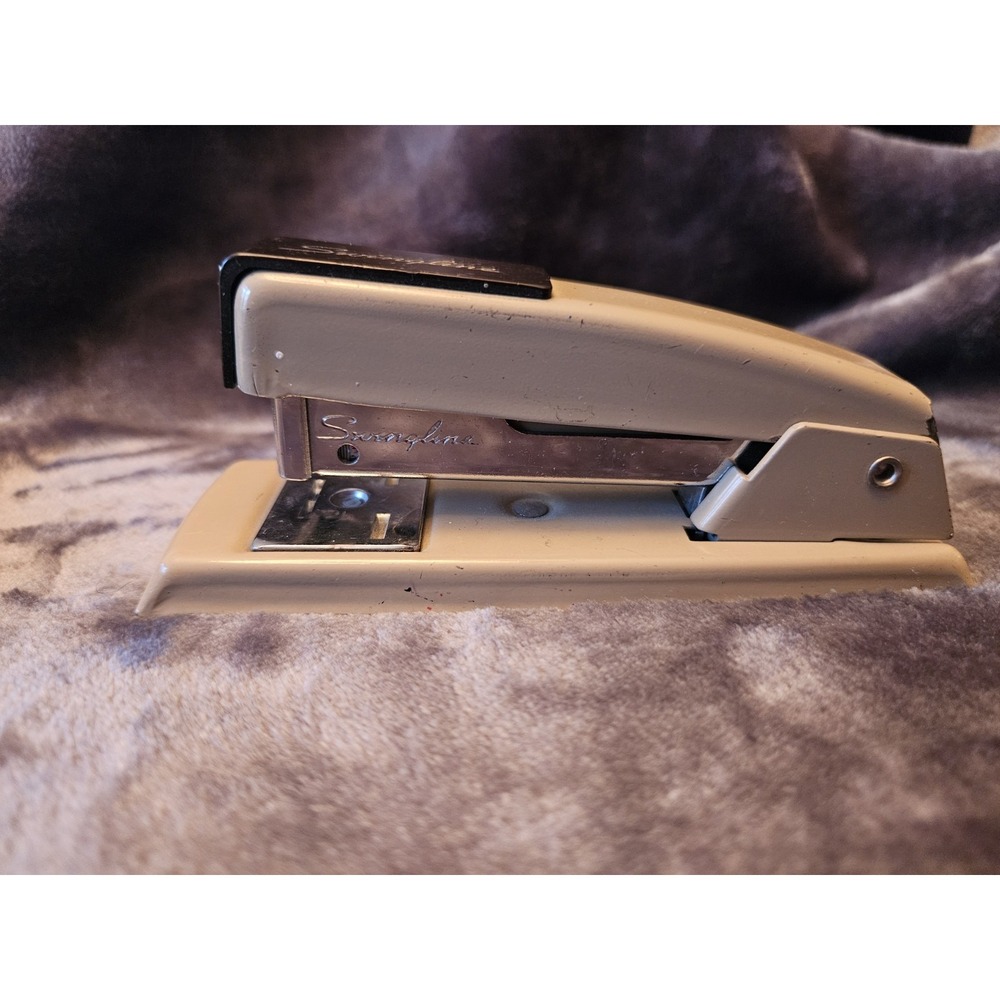 Swingline Stapler Tan Beige 711 Retro Vintage Made in the USA Office Heavy